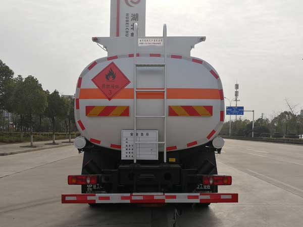 楚胜牌CSC5180GJYD6A型加油车