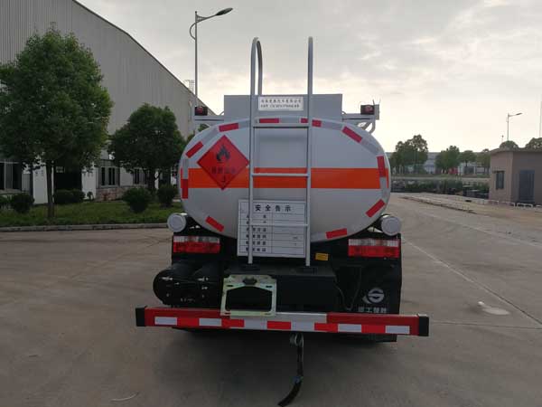 楚胜牌CSC5075GYY6A型运油车