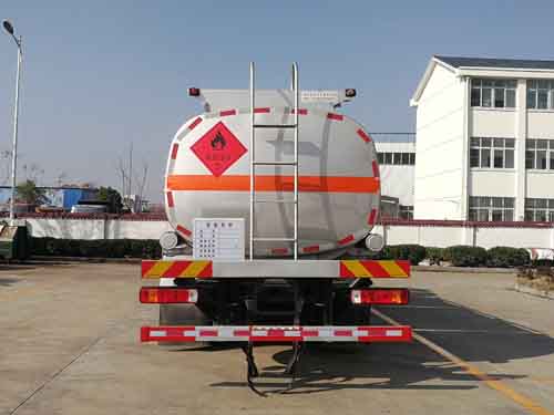 楚胜牌CSC5186GYYB6型运油车