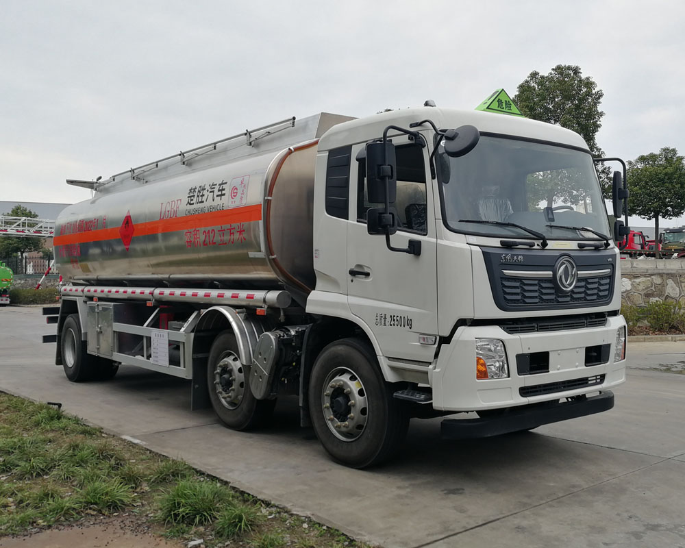 楚胜牌CSC5262GYYLD6A型铝合金运油车