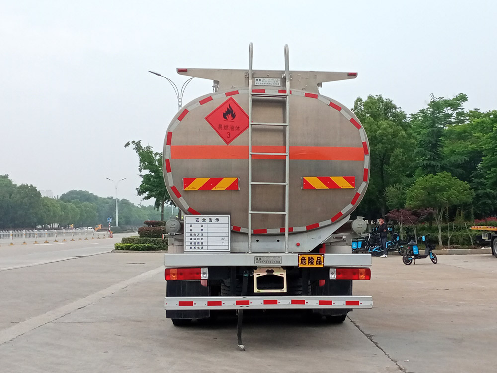 楚胜牌CSC5320GYYLEL6A型铝合金运油车