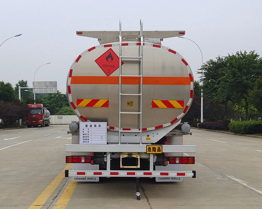 楚胜牌CSC5320GYYLZK6型铝合金运油车