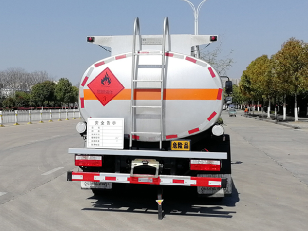 楚胜牌CSC5125GYY6AC型运油车