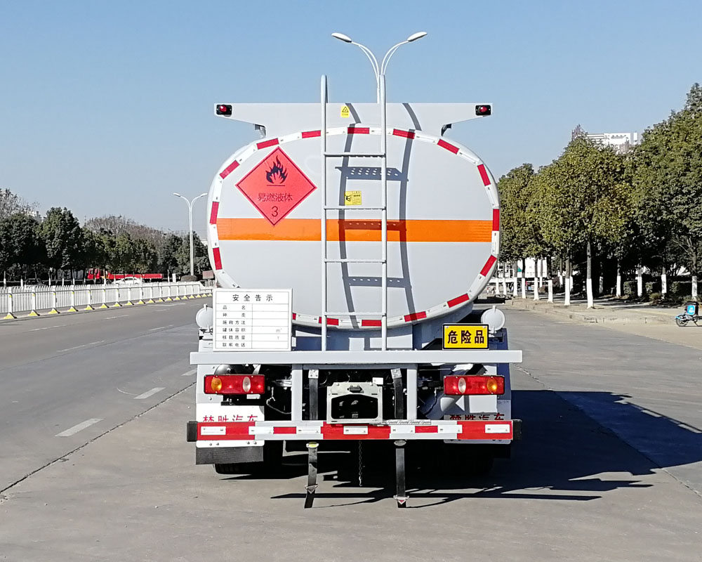 楚胜牌CSC5126GYYEH6型运油车