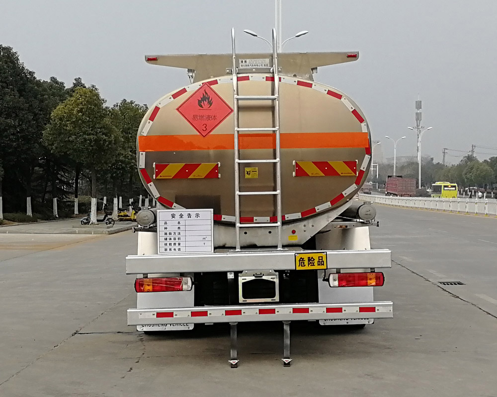 楚胜牌CSC5262GYYLC6A型铝合金运油车