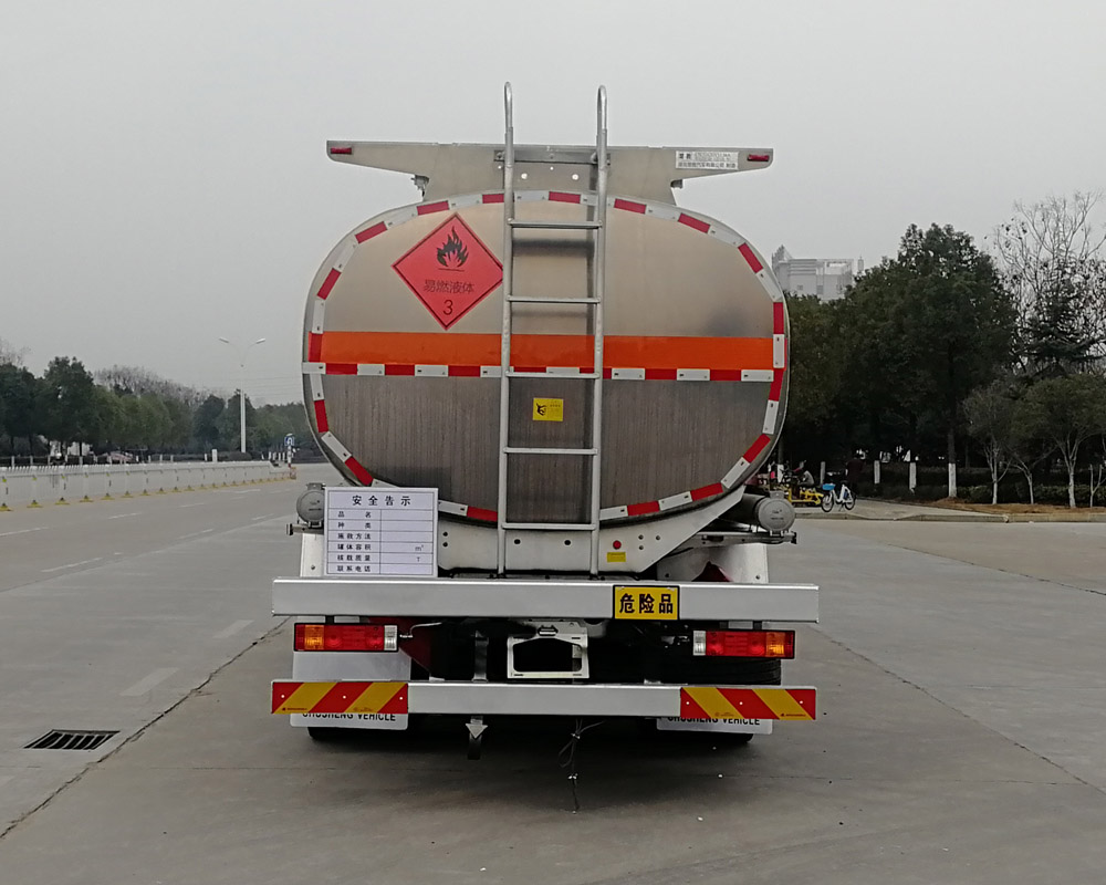 楚胜牌CSC5262GYYLS6A型铝合金运油车