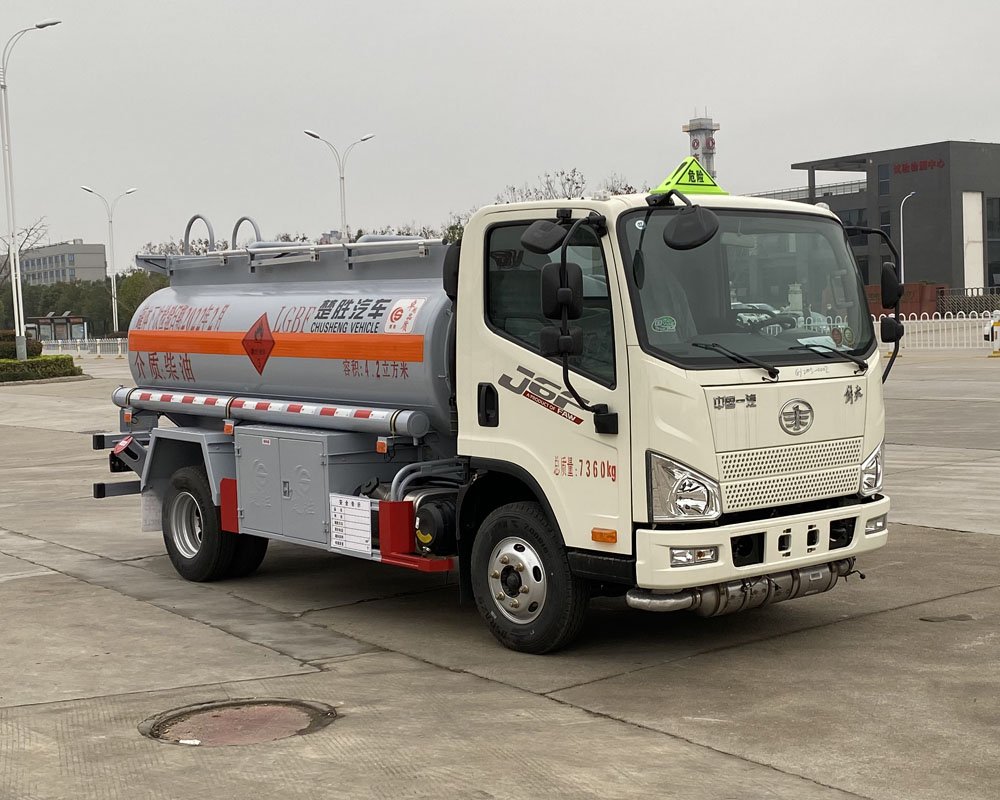 楚胜牌CSC5070GJYC6A型加油车