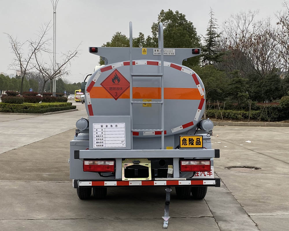 楚胜牌CSC5070GJYC6A型加油车